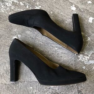 Classic  YSL  heels